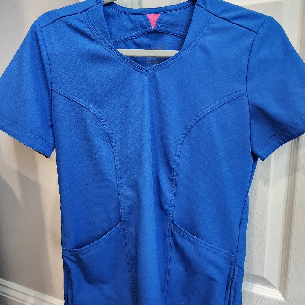 Scrub top